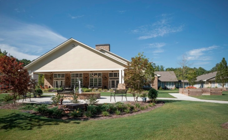 manor-lake-assisted-living-memory-care-30601-1420037_2