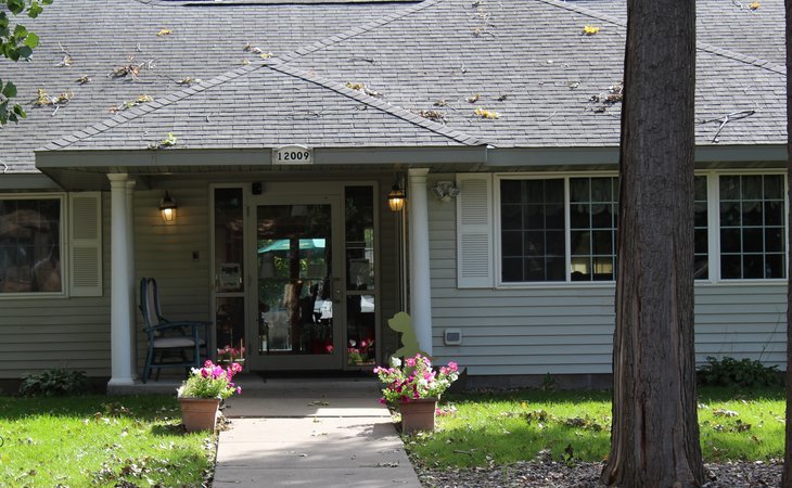 eagle-street-assisted-living-55448