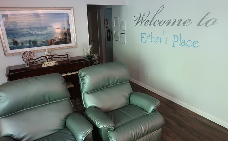 esther-s-place-43229-1428616_3