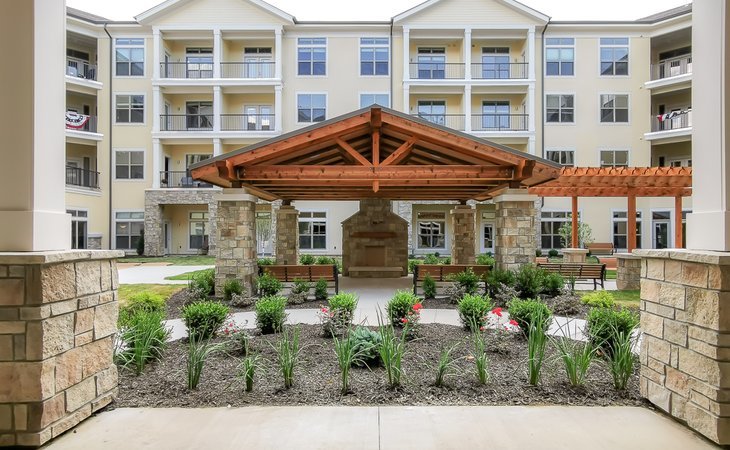 tiffany-springs-senior-living-community-64154