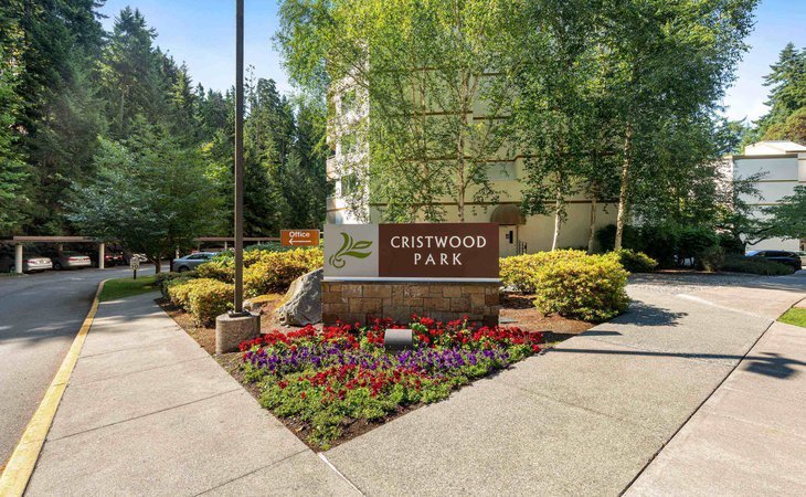 cristwood-park-and-the-courtyard-98133-1428888_8