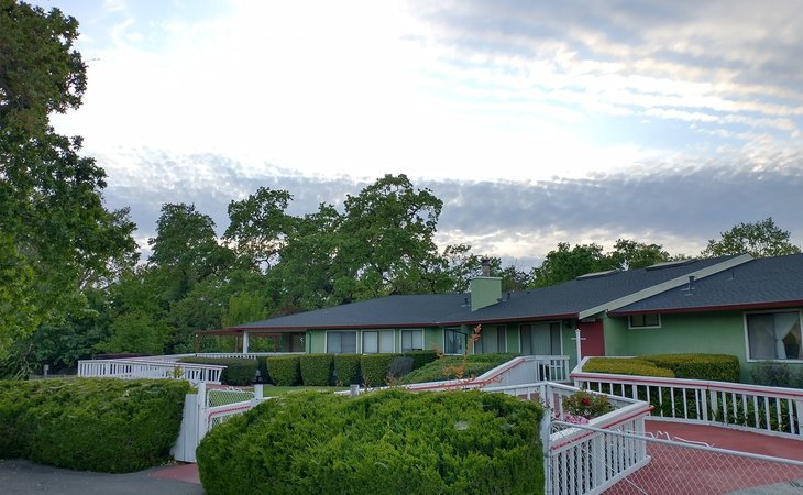 redwood-senior-living-santa-rosa-closed-95407