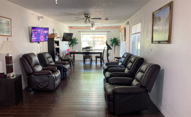 rose-s-terrace-34744-1430740_2