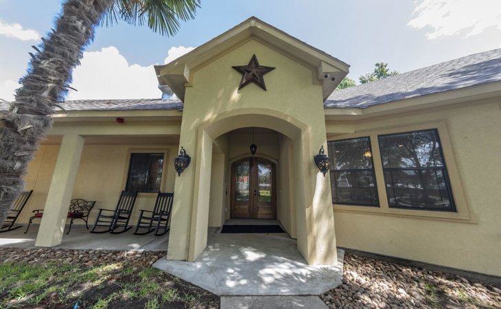 valiente-senior-living-and-memory-care-77355-1431751_1