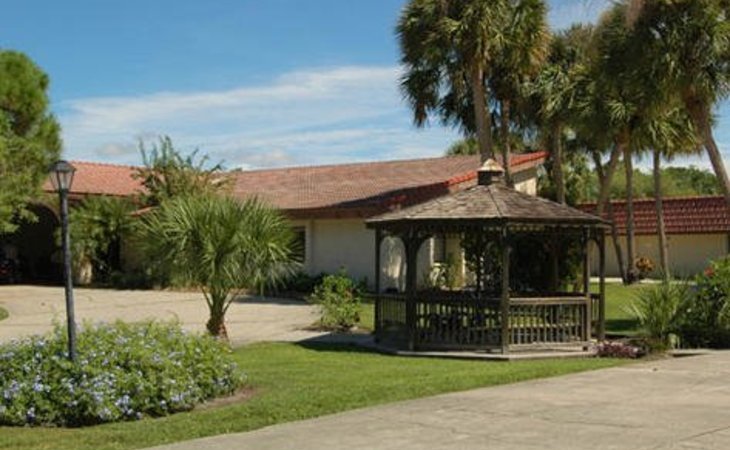 beneva-lakes-assisted-living-center-34232