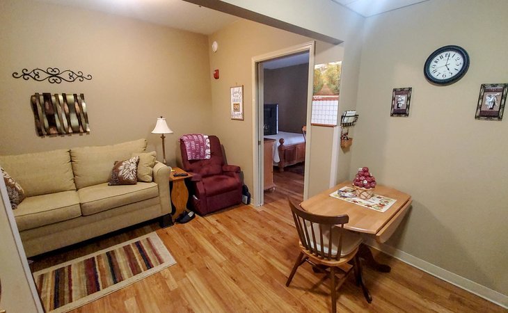 governor-s-bend-retirement-and-assisted-living-37650-1434411_2