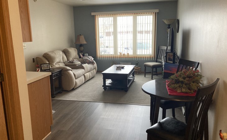 derian-place-senior-living-57401