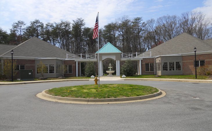 fenwick-landing-senior-care-community-20602