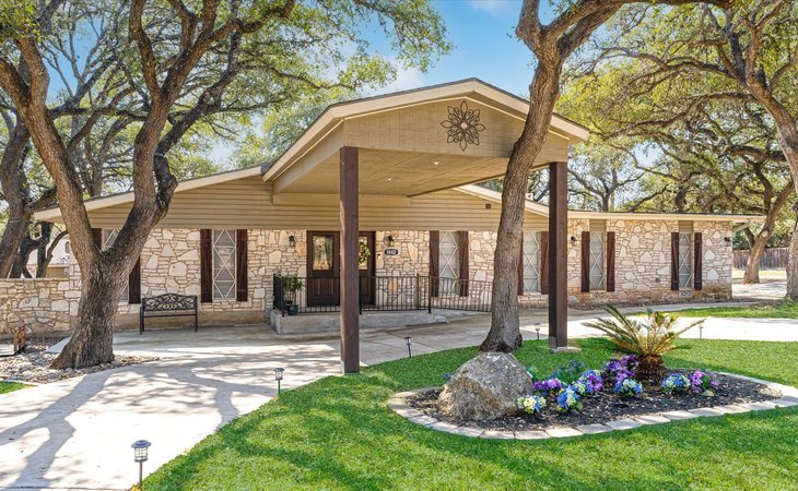 premier-assisted-living-78232