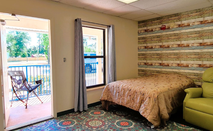 crown-assisted-living-32168-1448958_4