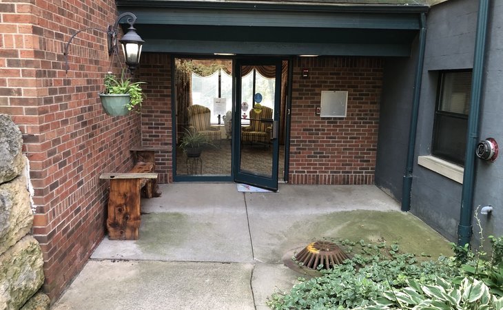ahva-living-of-east-dubuque-61025-1449058_12