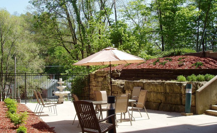 ahva-living-of-east-dubuque-61025-1449058_7