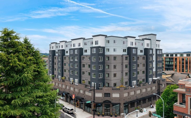 legacy-plaza-98001