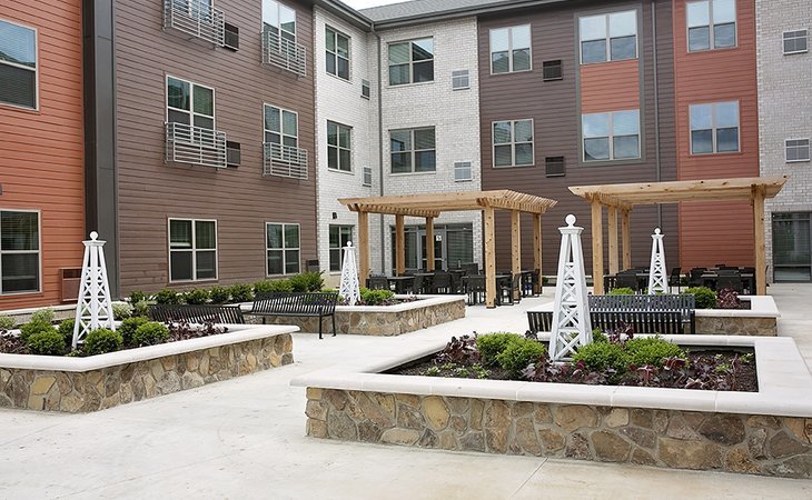 astral-at-auburn-46706-1450216_2