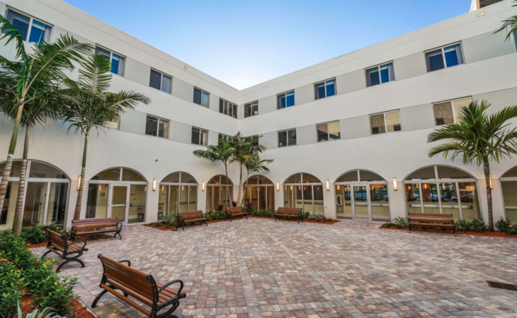 seaside-hallendale-beach-33009-1450257_2