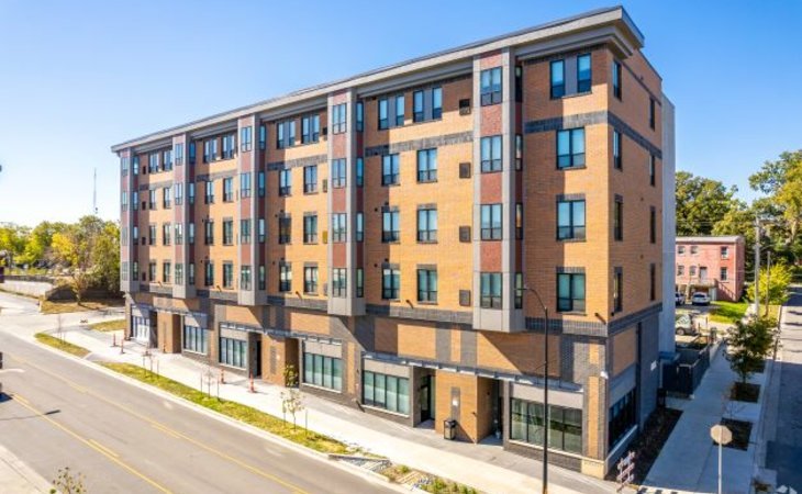 upside-des-moines-50309