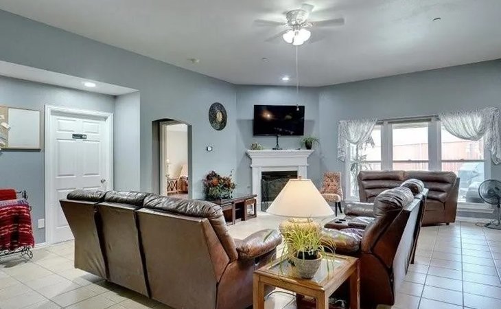 serenity-gardens-seniors-assisted-living-memory-care-76210-1451121_5
