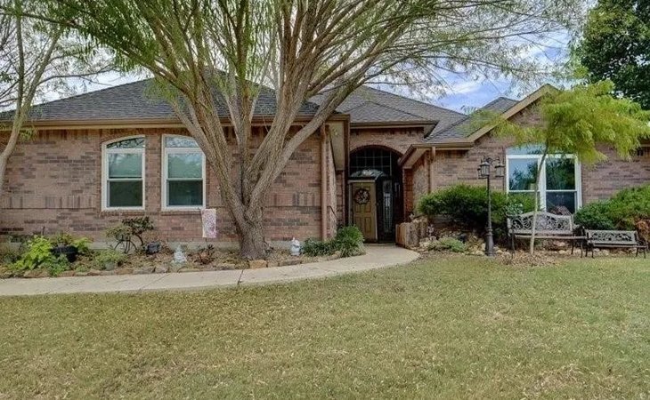 serenity-gardens-seniors-assisted-living-memory-care-76210-1451122_2