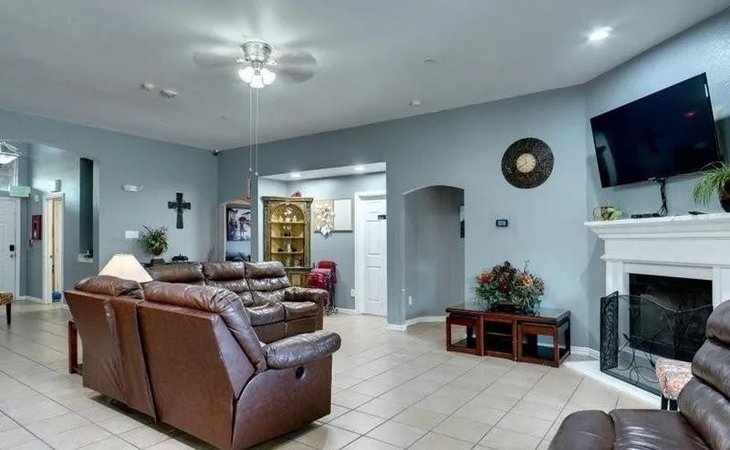 serenity-gardens-seniors-assisted-living-memory-care-76210-1451122_4