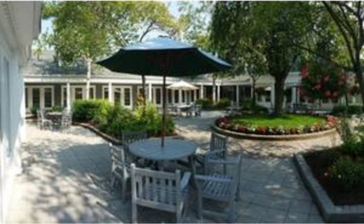 the-suffield-house-06078-1522_2