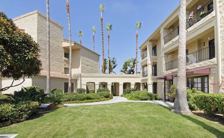 laguna-estates-senior-living-92008