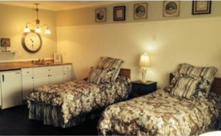 desert-cove-assisted-living-92240