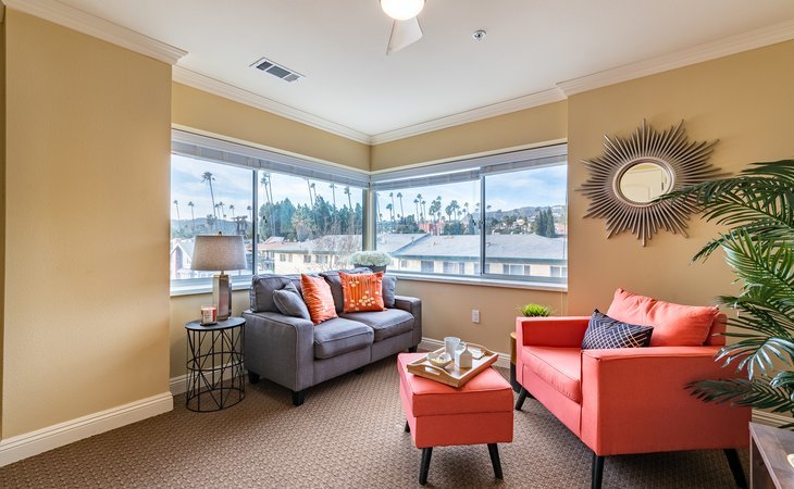 hollywood-hills-a-pacifica-senior-living-community-90028-23118_1