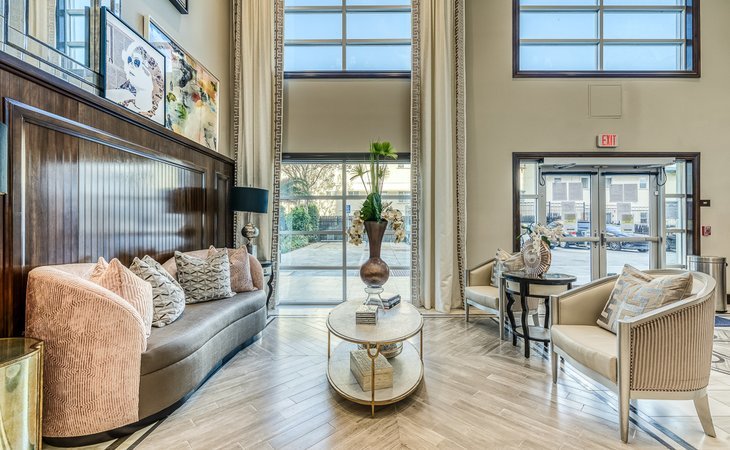 hollywood-hills-a-pacifica-senior-living-community-90028-23118_2