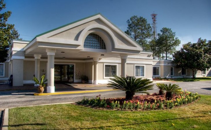 grand-boulevard-health-and-rehabilitation-center-32550