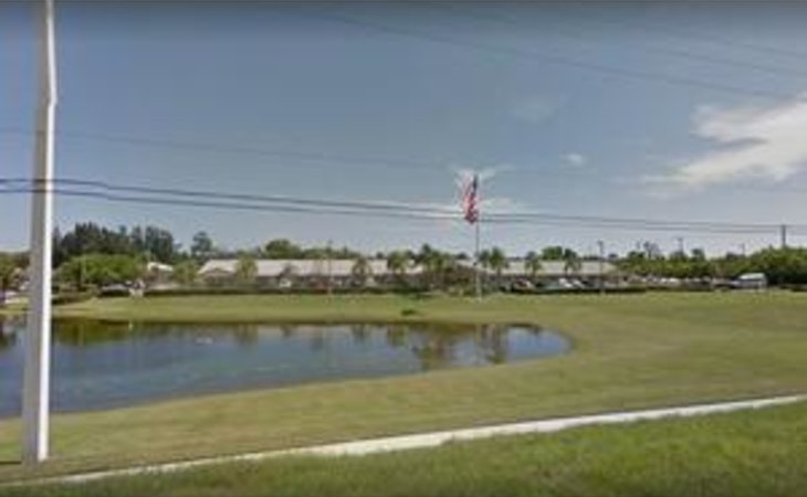 pine-grove-manor-assisted-living-33455