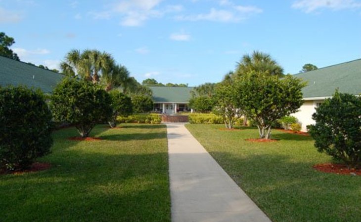 pelican-garden-assisted-living-32958