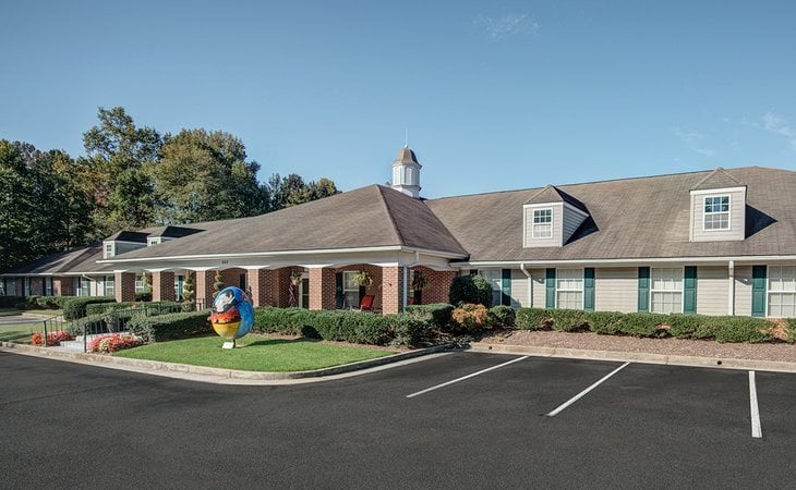 lanier-village-30040