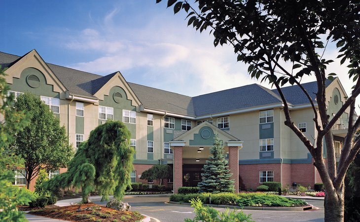 brandywine-living-at-the-gables-08723