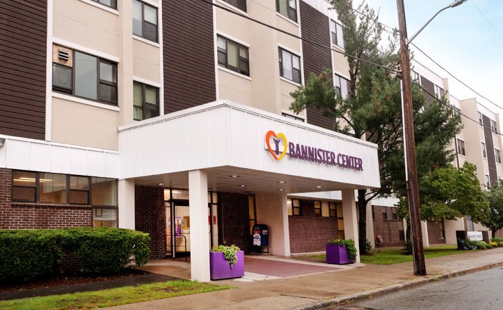 bannister-center-for-rehabilitation-and-nursing-02907