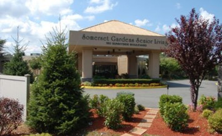 somerset-gardens-senior-living-11803