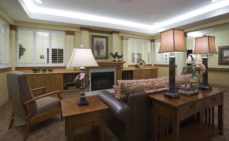 mcloughlin-place-senior-living-97045