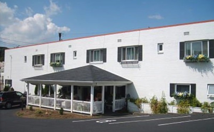 gracious-living-personal-care-home-center-15234