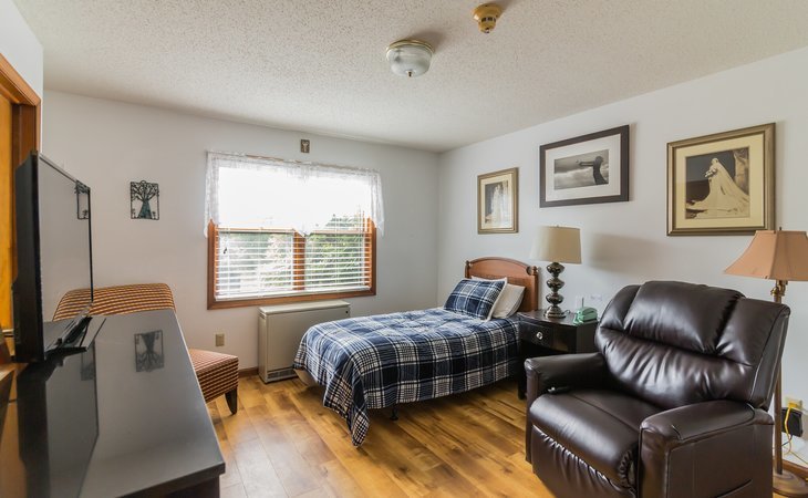twin-cedar-senior-living-18458