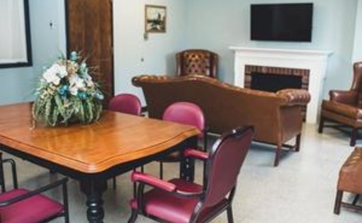 charlesgate-senior-living-center-02904-42146_10