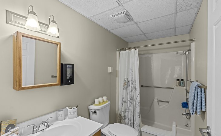 smithfield-woods-senior-living-02917-42150_10