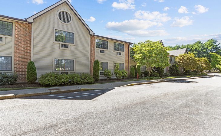 smithfield-woods-senior-living-02917-42150_8
