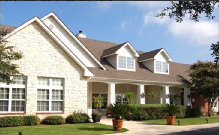 cedar-hills-senior-living-75104