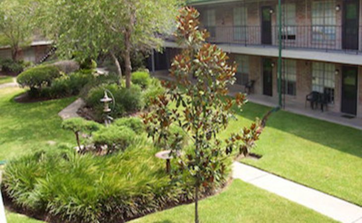 oak-shadows-retirement-and-assisted-living-77017