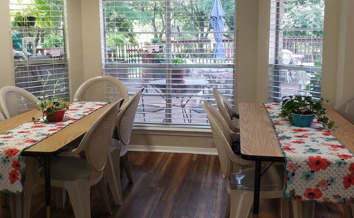 a-touch-of-home-assisted-living-78681-43831_5