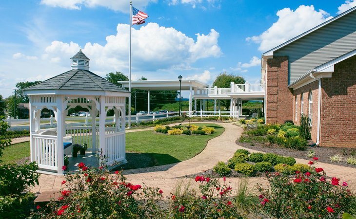 commonwealth-senior-living-at-christiansburg-24073