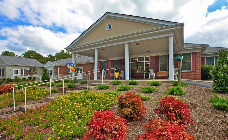 commonwealth-senior-living-at-gloucester-house-23061-44442_7