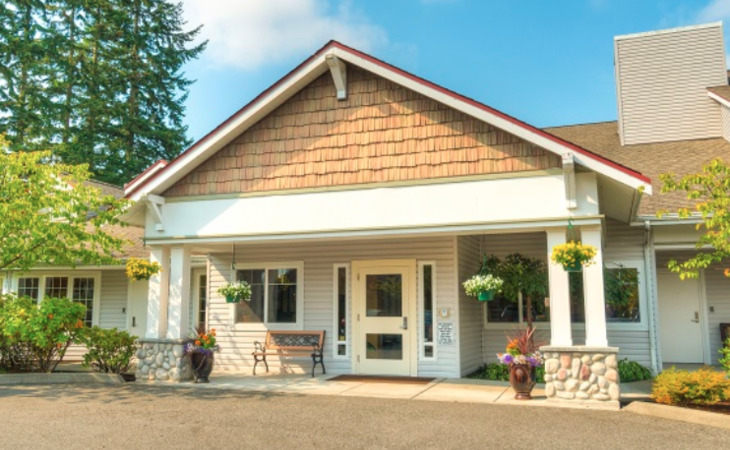 the-terrace-at-beverly-lake-98020