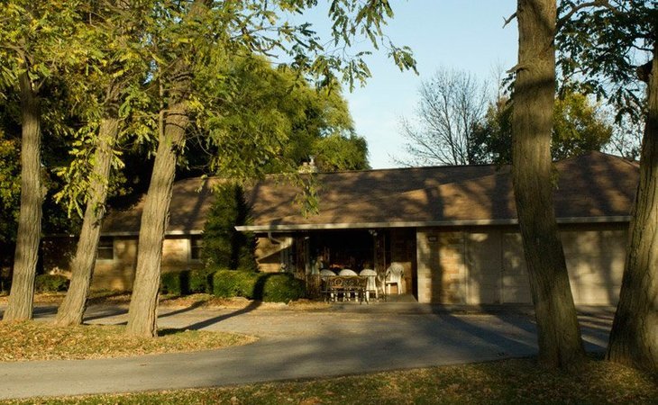 castle-senior-living-castle-gardens-53130-45508_1
