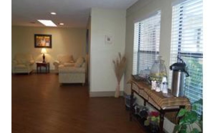la-vida-serena-nursing-and-rehabilitation-78840-4590_4