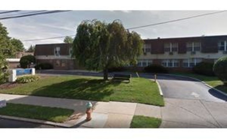 golden-livingcenter-stenton-19150-4944_1